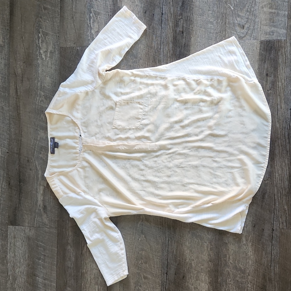 Lace maternity shirt
